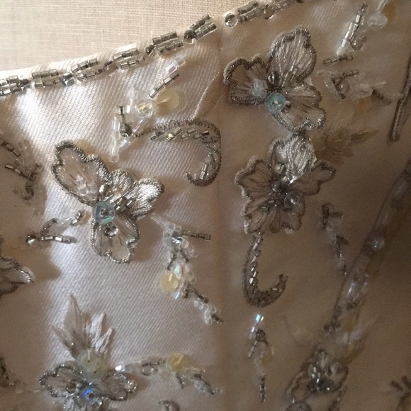 Impression classy wedding dress 12 - Picture 11 of 12